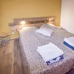 度假居 Lovely Home In Saint Hilaire D'Ozilha 圣伊莱尔厄齐尔