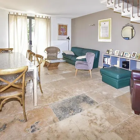 Stunning In Hilaire Dozilha Saint-Hilaire-d'Ozilhan